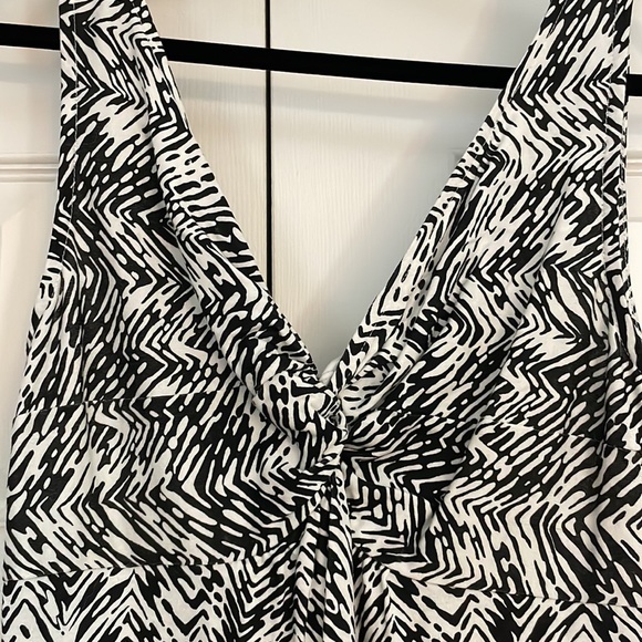 Black and white sundress - Picture 2 of 4